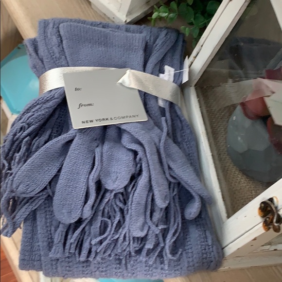 Scarf and glove set - Picture 2 of 4